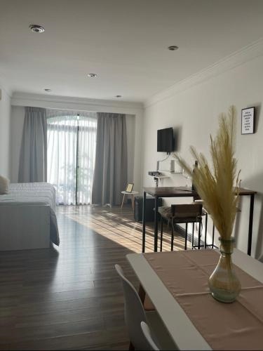 Departamento frontal en zona residencial seguridad 24 hs