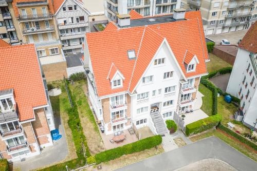 Hanekraai Ruim app 8p mA©t tuin vlak aan strand