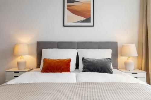 Global Living Design Apartment I City Center I Beamer I Kitchen I Augsburg