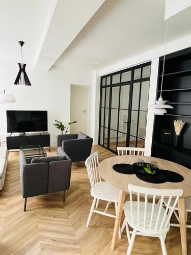 Ferienwohnungen an der Salvatorkirche Exklusiv Apartments mit Terrasse