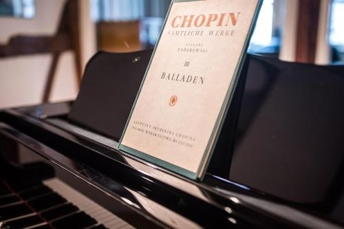 Jena The Grand Piano Suite