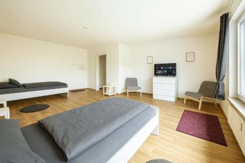 VAZ Apartments Freiheit 1, Kuche, Balkon, TV, WLAN, Parkplatz, Autobahnahe