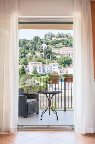 Una Finestra Sulle Montagne