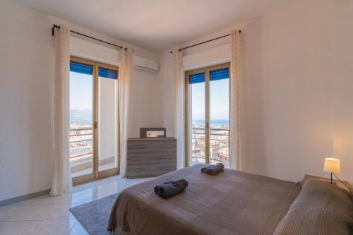 Ampio Appartamento con vista Mare e Taormina
