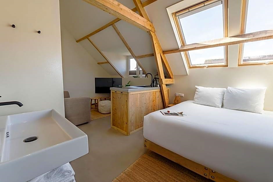 Van Heeckeren Apartments & Suites Buren