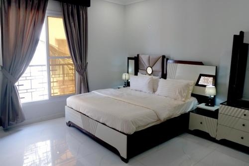 Al Rasheed Apartments second floor apartment