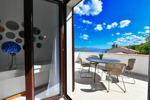 Apartments Near the Beach with Terraces And Seaview at House B.