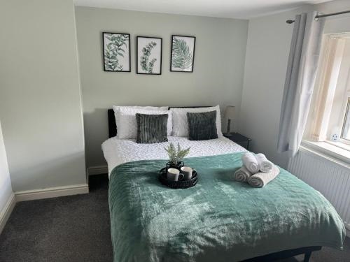 Woodman House- 7 Bed House