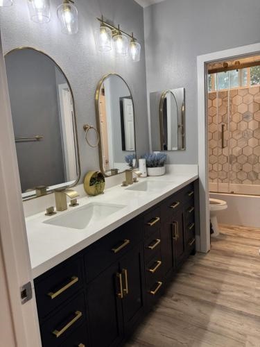 Beautiful City Lights And Mountain Views