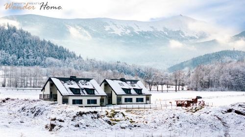Wonder Home - Domek Sielsko Czarodziejsko blisko Karpacza, z widokiem na gory i tarasem