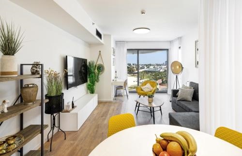Dream Suite by the beach Parking & Pool & Gym