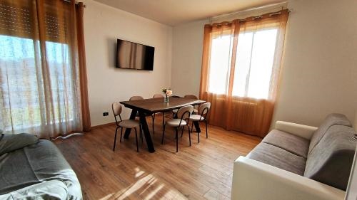 Canavese Apartment e Box Auto Cinque Laghi Ivrea