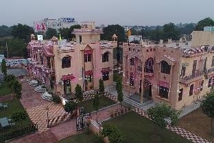 Hotel Aashish Resort