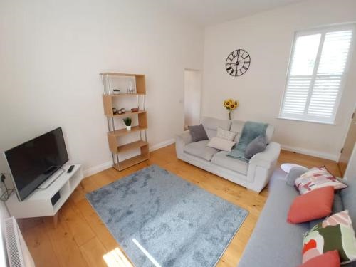 Reigate Lovely Spacious Apartment