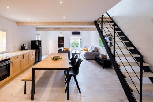 DUPLEX apartment centre Ceret terrace with view