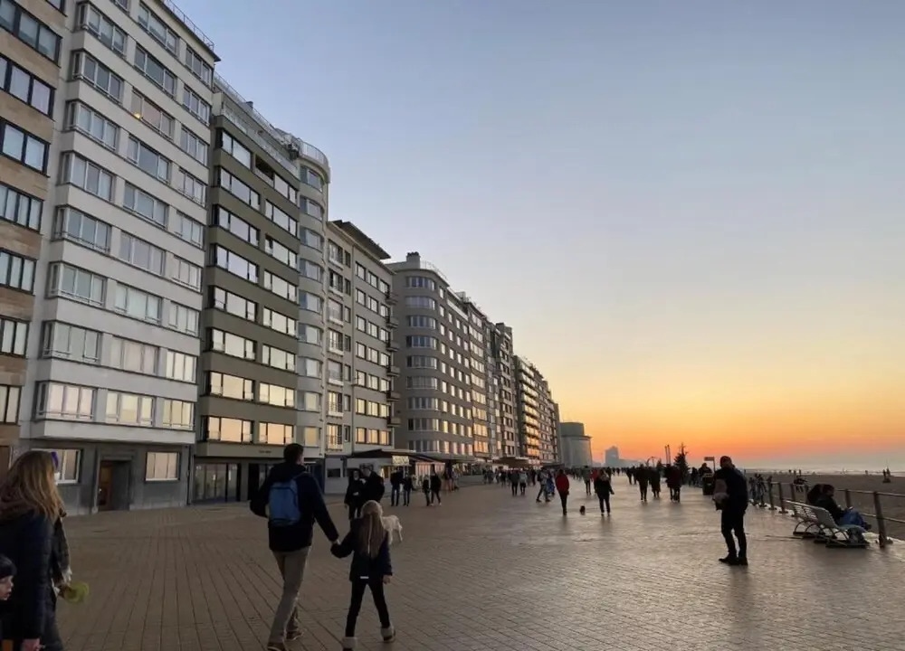 Apartment Close to the sea Wall of Mariakerke