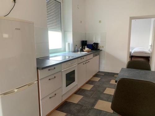 Monteurwohnung in Aschersleben 2 Zimmer Kuche Bad max 4 Personen