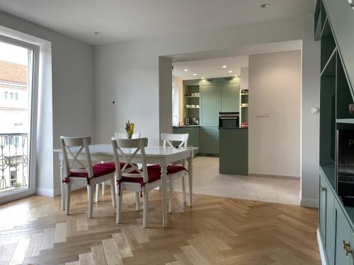 Elegantny podkrovny 4 izbovy byt pri Bojniciach