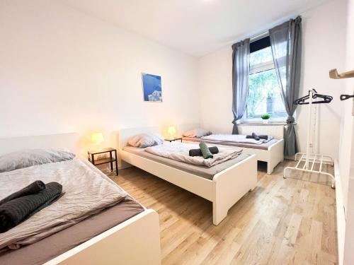 3 Zimmer mit 6 Betten gro?e Kuche neues Bad 7min zur A1