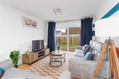 Sleek 3Bed House near Airport