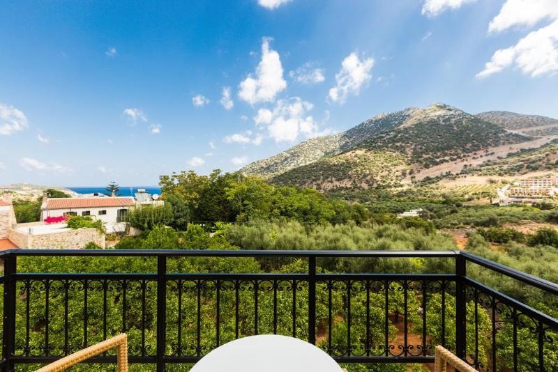 Pantheon Villas & Suites