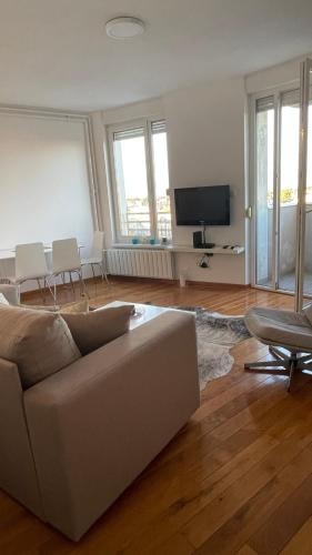 Luka 1718 Apartments