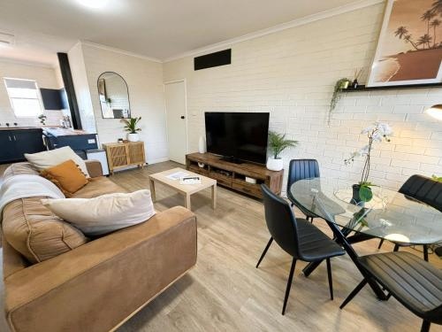 Stylish 3 Bedroom Apartment