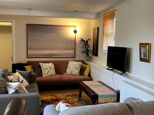 Bright central large cosy flat