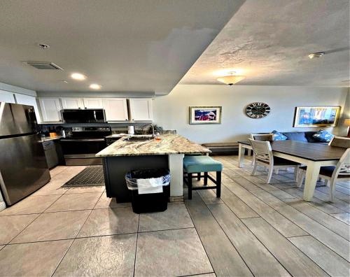 4th Floor Lowest Floor 3 BR Condo Direct Oceanfront Ocean Walk 411