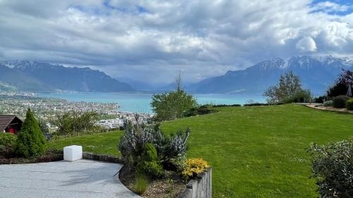 Le Chardonne - Designer's home with a stunning lake and mountain view