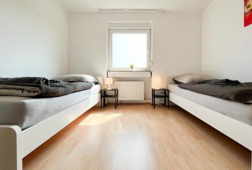 Home4Now BM01 Monteursunterkunft in Bergheim I 3 Schlafzimmer fur 6 Personen I Kuche I SmartTV I WiFi I Parkplatz