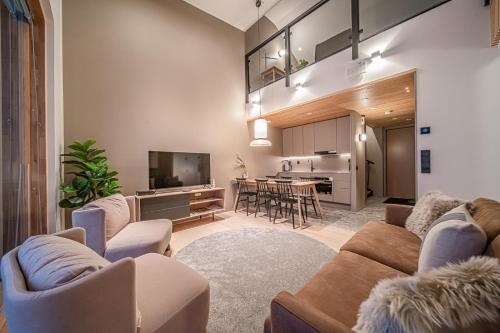 Horizon Chalet by Aavalevi Holidays, Ski-in Ski-out, Mountain view