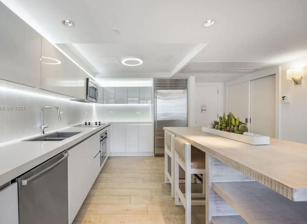 1 Homes South Beach - Private Luxury Condos- Ocean Front