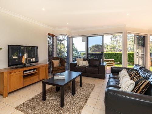 Dutchies Vista 1 Ground Floor Duplex With Stunning Water Views