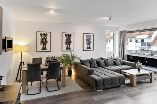 Modern Style Business Suite - Office - Kitchen - Balcony