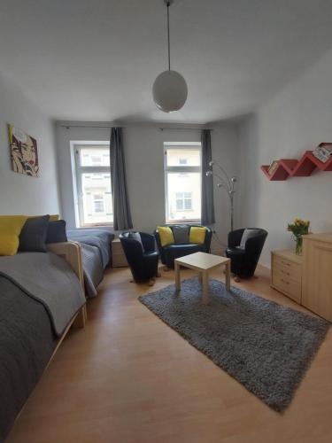 Schone Zwei Zimmer Wohnung W2 mit 4 Einzelbetten und WLAN in Zwenkau bei Leipzig im Neuseenland