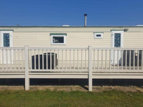Blue 4 Caravan Ingoldmells 6 berth 3 bedrooms