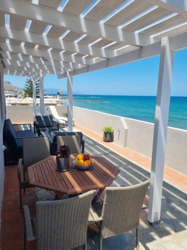 Astra Sea View Apartment Sea Front