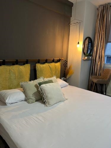 Amaryllis apartment 9