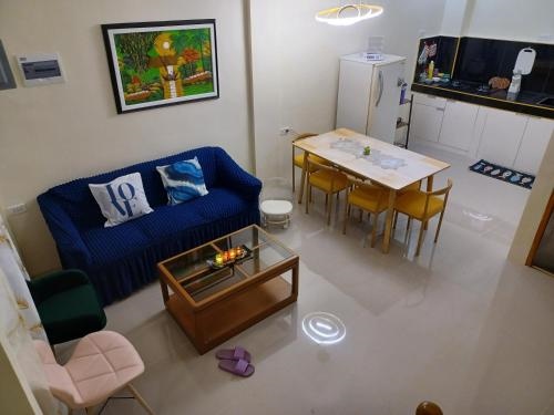 Cebu City Unit1 Spacious 2BR near SM Seaside NuStar Ocean Park Dynamic Herb Anjo