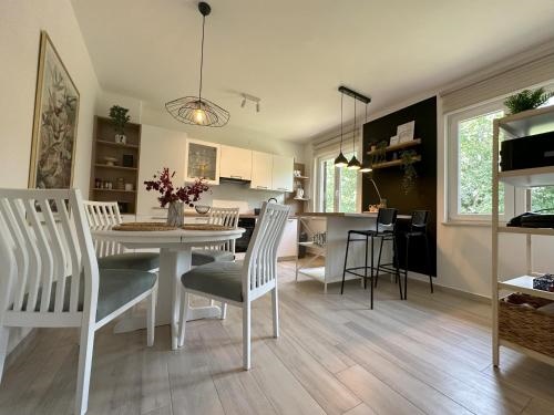 Summer Green Apartment