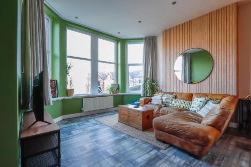 Leah Suite by Koya Homes - 2 Bed, 2 Bath, Pool Table, Sea View, Free Parking