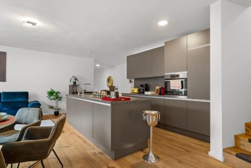 Lit Living Luxury House Box Spring Parking Exclusive Kitchen