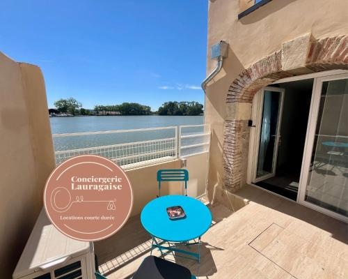 La passerelle Climatise avec patio vue canal du midi