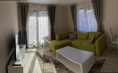 2 bed 2 bath 4 min walk to slope Predela2 Bansko