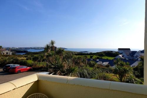 15 The Cliff Apartment 2 Bed Sea View