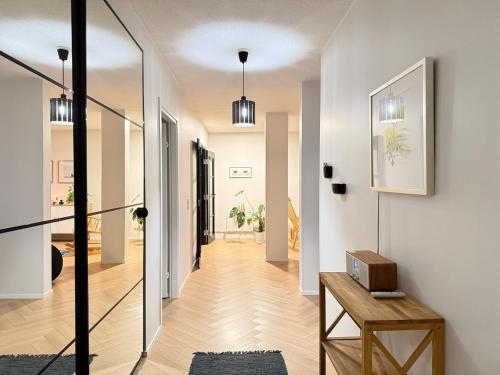 101 m2 Bright four-room apartment near the city center