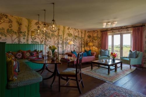 Townhouse Suites- Abbey Row