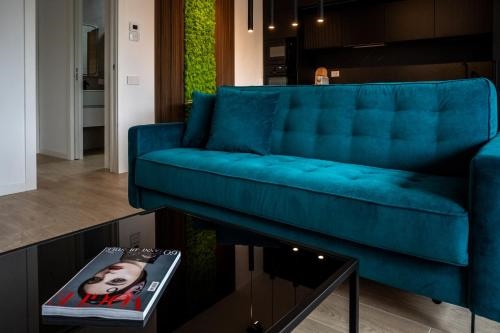 LuxeDesign Apartment