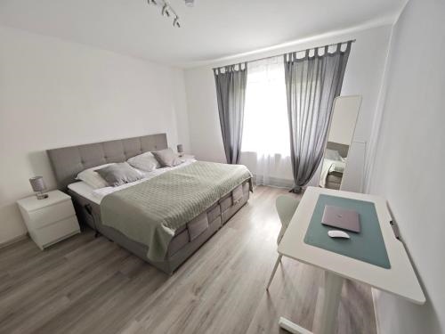 FH-Nahe: Modernes Apt mit Balkon